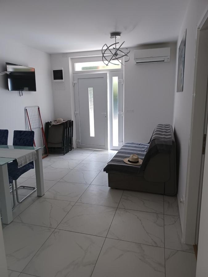 Val 1 Apartment