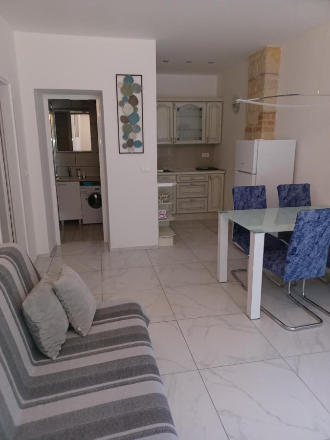 Val 1 Apartment *
